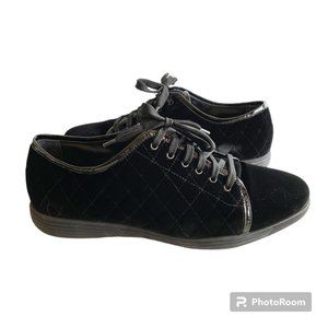 Aquatalia Glenda Quilted Velvet Weatherproof Lace Up Shoe Womens Size 9.5